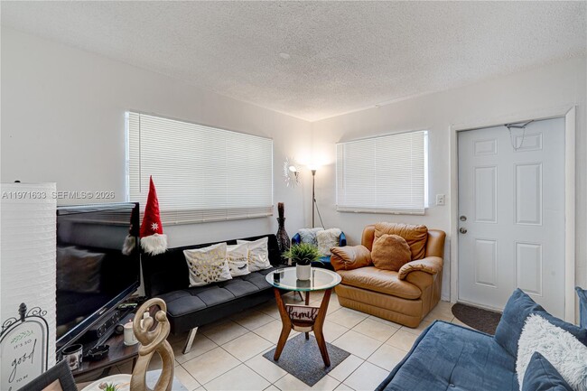 Photo - 502-504 Phippen Waiters Rd Unit 4