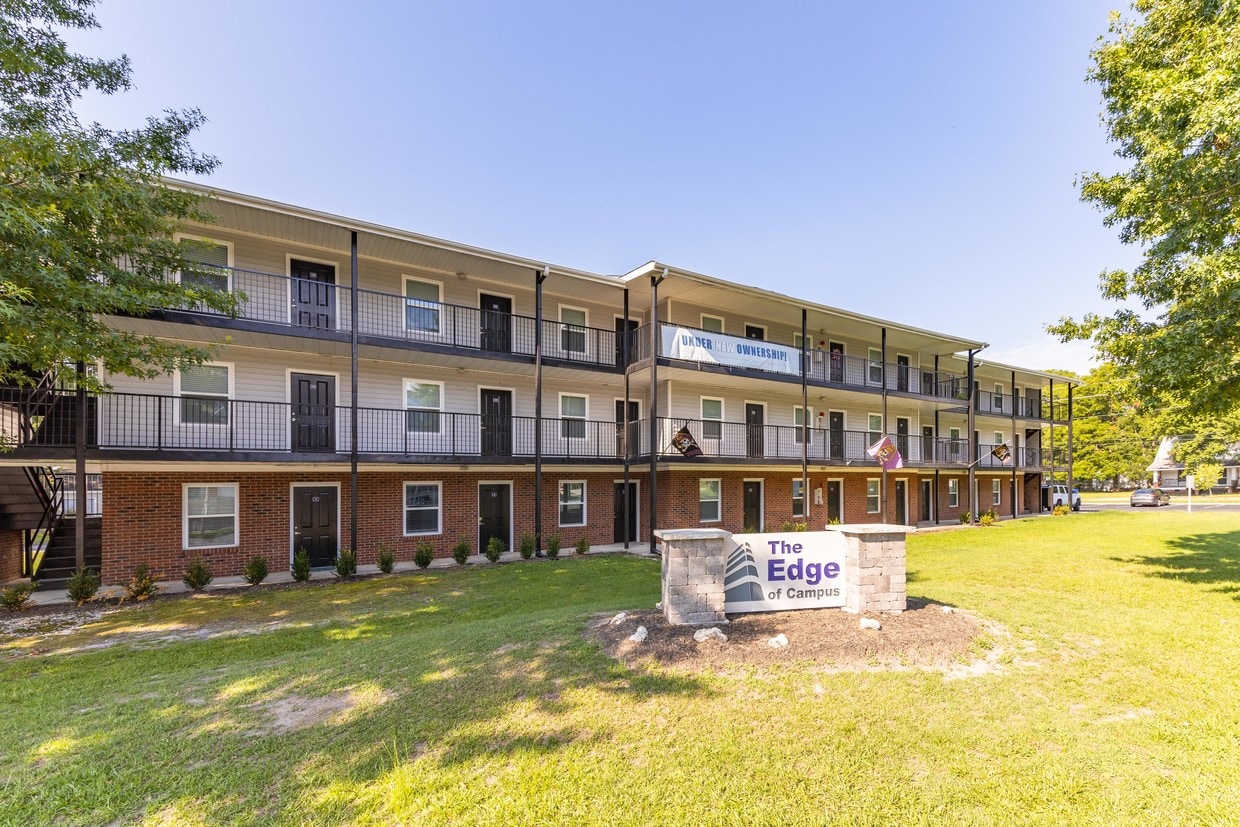 The Edge of Campus - The Edge of Campus - One Bed/One Bath