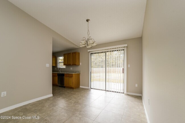 Photo - 1223 Waffle St SE