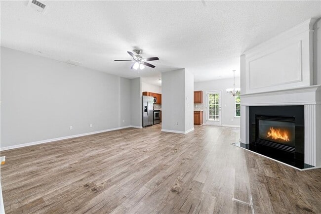 Photo - 5682 Lawley Rd