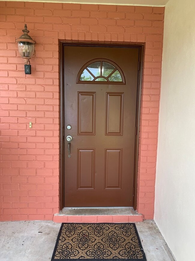 Photo - PET FRIENDLY... 3/2/1 RENTAL HOUSE IN THE ...