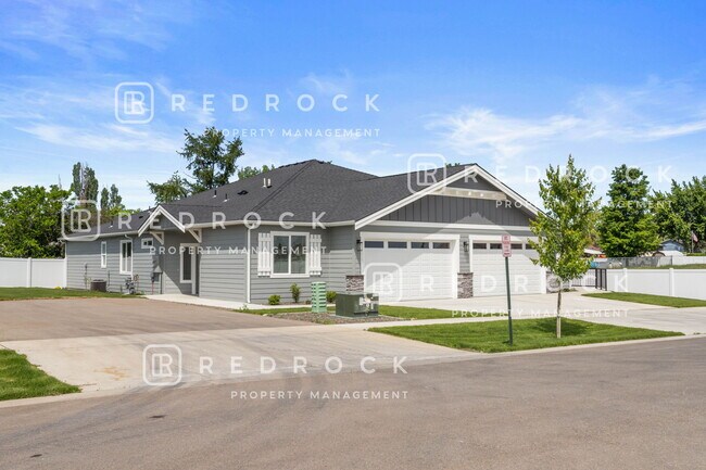 Photo - 1328 N Tschirley St