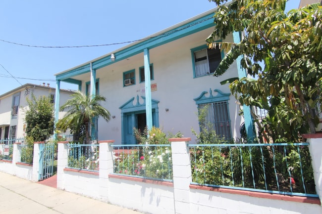 Building Photo - 1210 N Berendo St Unit 4