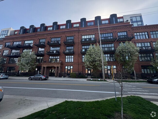 Building Photo - 600 Broadway Ave NW Unit 600 Broadway Ave NW -  601 A Rental