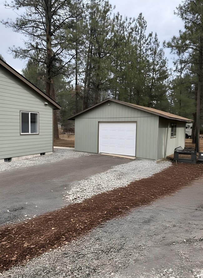 Photo - 14818 Bluegrass Loop