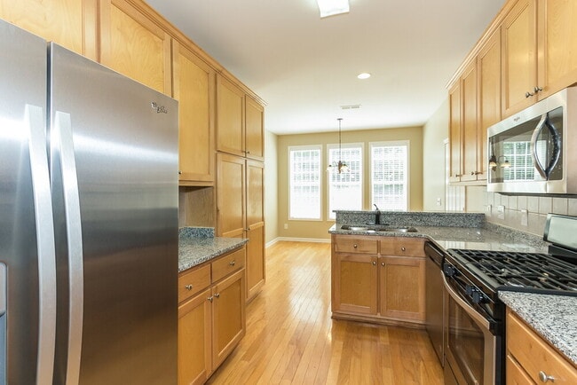 Photo - 83 Oak Park Square