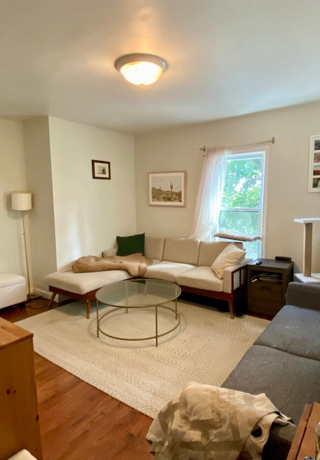 Building Photo - 40 Clark St Unit 3