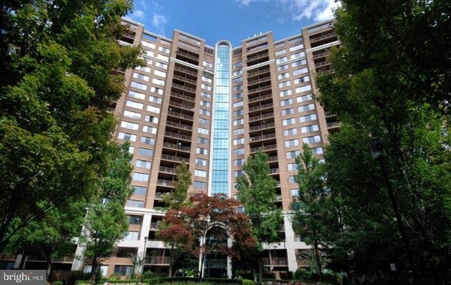 Photo - 10101 Grosvenor Pl Apartment Unit 1820