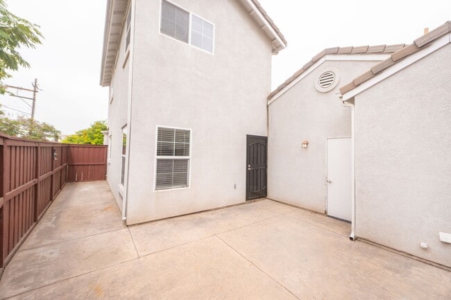 Photo - 511 Stork St