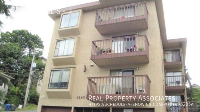 Charming 1 bedroom *GARAGE PARKING* SECUR... - Charming 1 bedroom  *GARAGE PARKING* SECUR... Apartment Unit 2