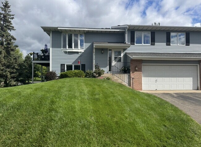 Photo - Discover Spacious Comfort in Apple Valley: Elegant 2-Bed, 2-Bath Townhouse on Endicott Way!