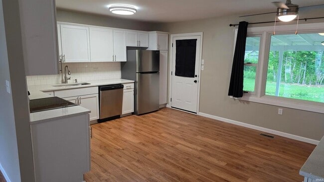 Photo - 621 S Village Dr