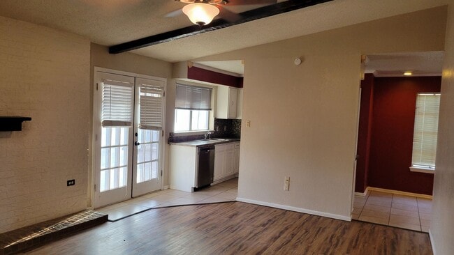 Photo - Available May! Cozy and comfortable 3/2/2 Home