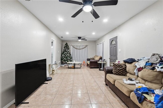 Photo - 19 E Sam Houston St