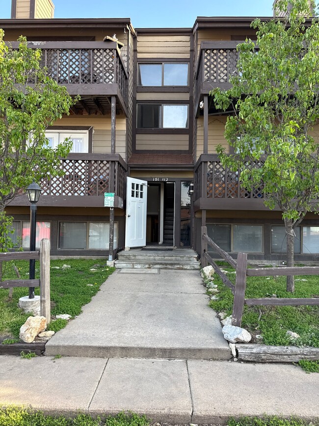 Building Photo - 1325 N Meridian Ave