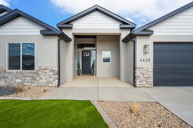 Photo - 4420 W 300 N