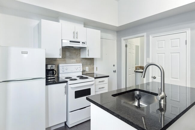 Building Photo - 467 Slater St. Unit 112