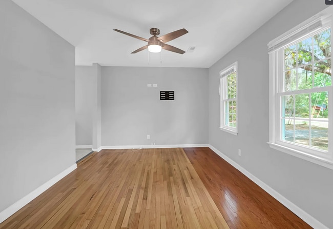 Photo - 1203 Happyland Blvd