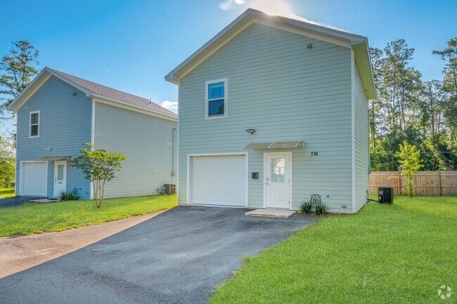 Building Photo - Modern Comfort Meets Prime Location — Styl... Rental