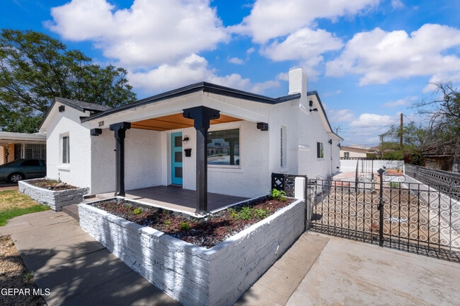 Photo - 3221 N Stanton St