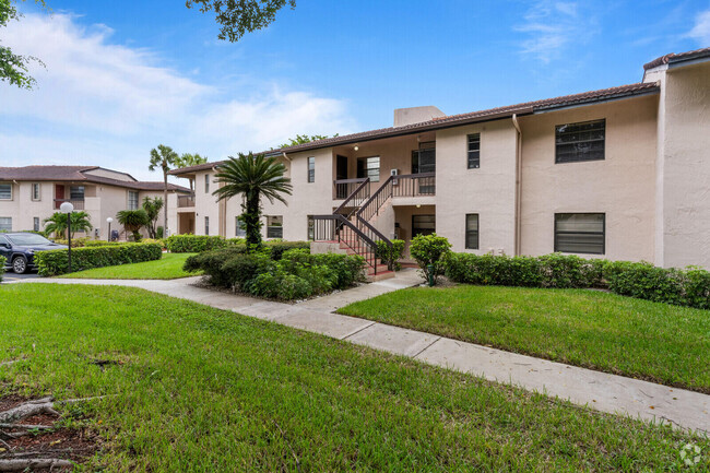 Building Photo - 9292 Vista Del Lago Unit D Rental