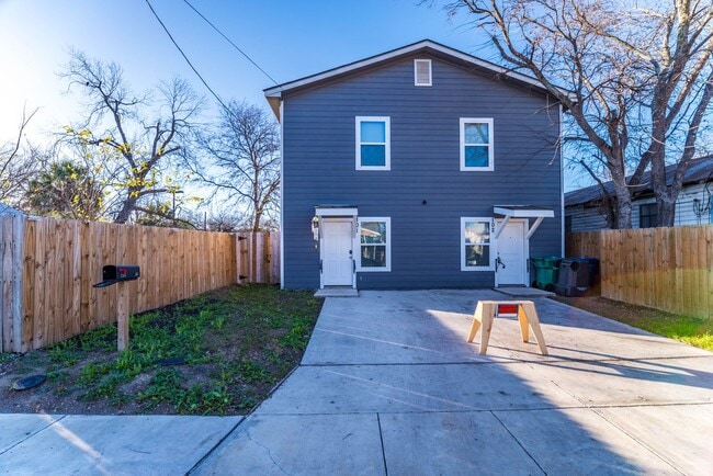 Photo - 234 Gould St