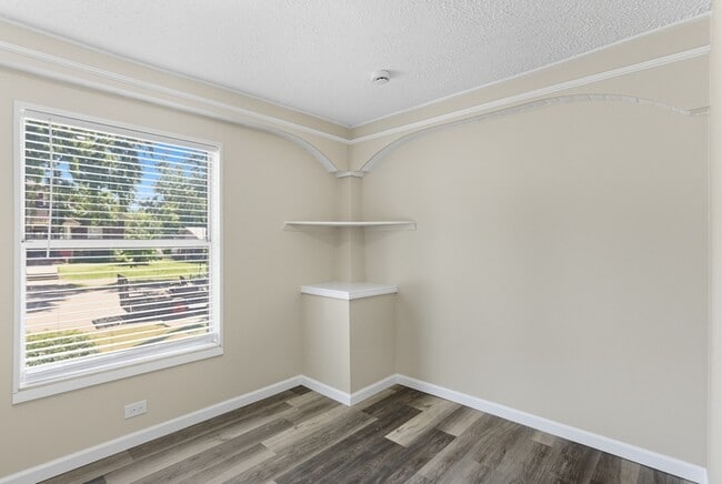 Photo - 1939 McCalla Ave