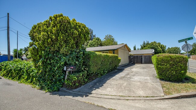 Photo - Charming 2 bedroom 1 bath!