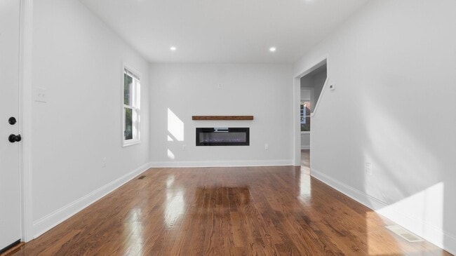 Photo - 5633 Jamestown Rd