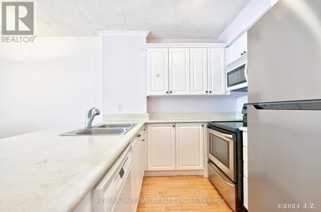 Photo - 24 Wellesley St W Unité 2201