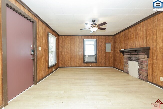 Photo - 1002 33rd Ave N