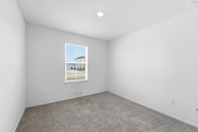 Photo - 31323 Heddington Ln