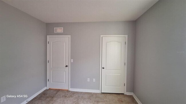 Photo - 754 Chinoy Rd