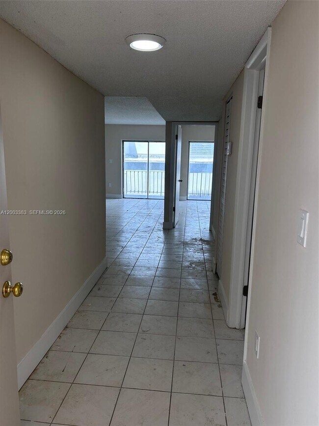 Photo - 1950 W 54th St Unit 115