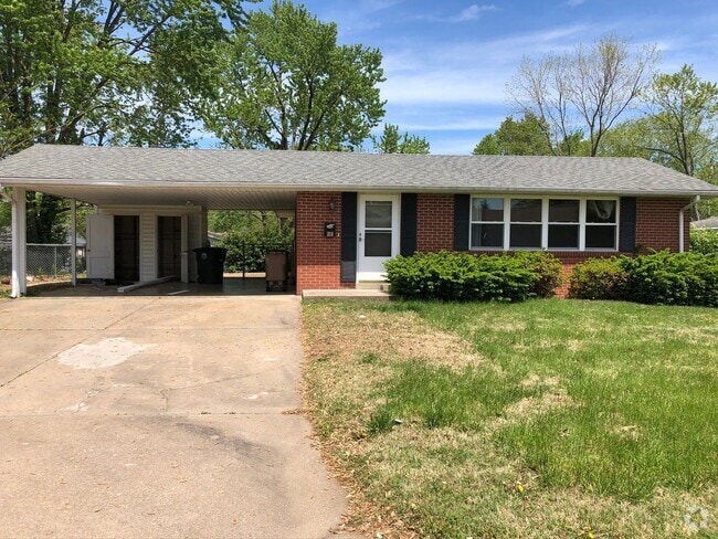 Building Photo - 3 Bedroom, 2 Bath House on Brink Avenue