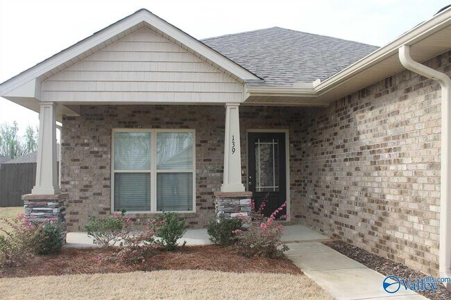 Photo - 139 Pembridge Ln