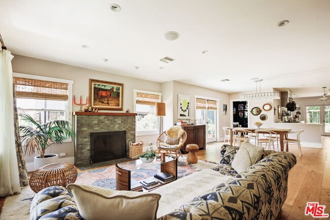 Photo - 2321 Observatory Ave