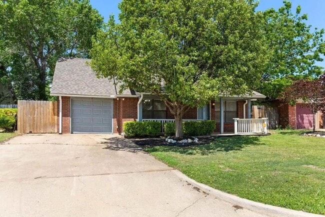 Building Photo - 4013 SW Sunflower Ln