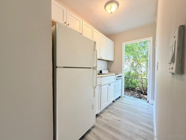 809 2nd St Unit 2