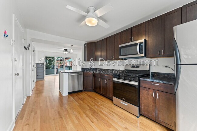 6429 N Damen Ave Unit 3N
