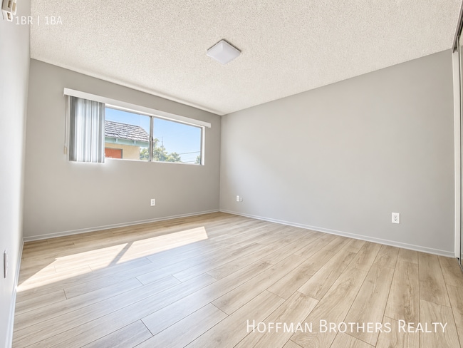 3339 S Canfield Ave Unit 211