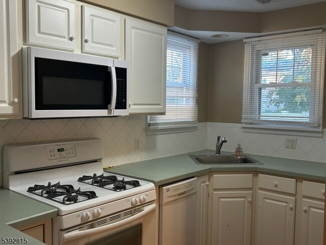 Photo - 164 Hiawatha Blvd