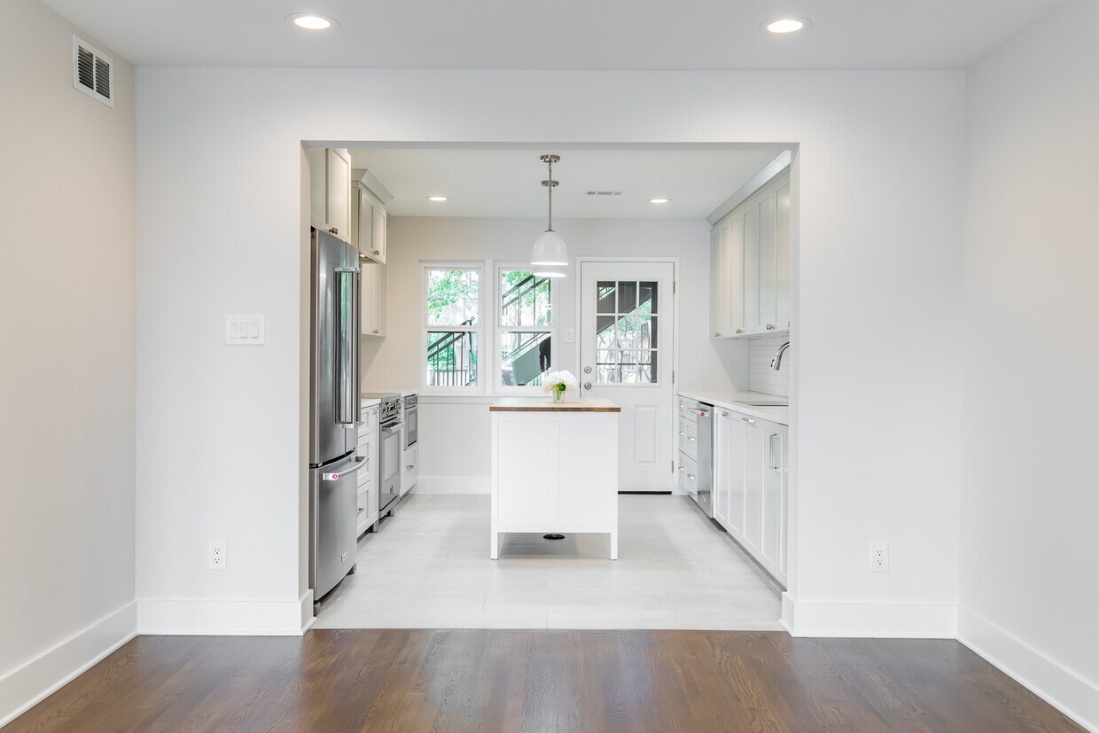 Photo - 10715 Park Village Pl (Dallas, TX)