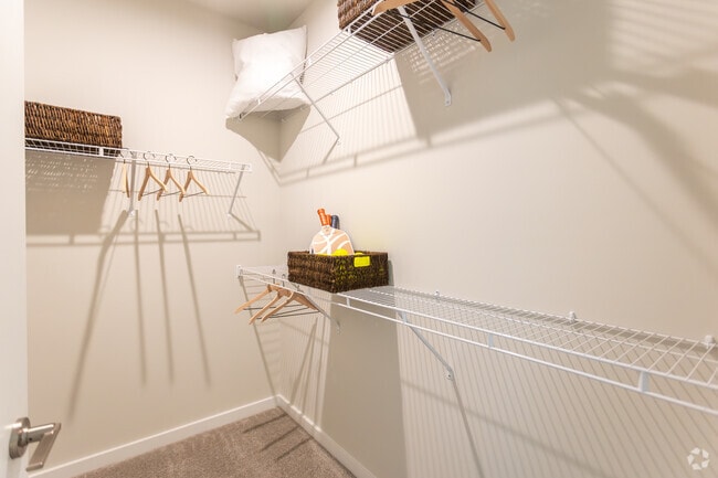 Howard - 2BR,2BA - 1,115 SF - Closet