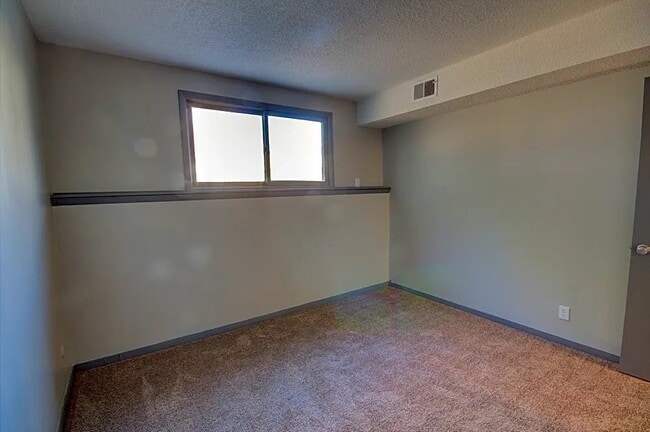 Photo - 2450 Shaker Ct Unit #1