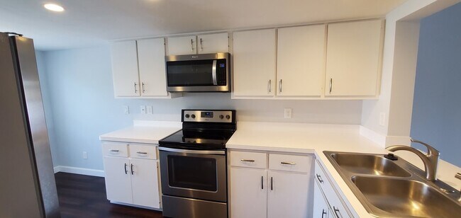 Photo - 5210 Wedgewood Ln