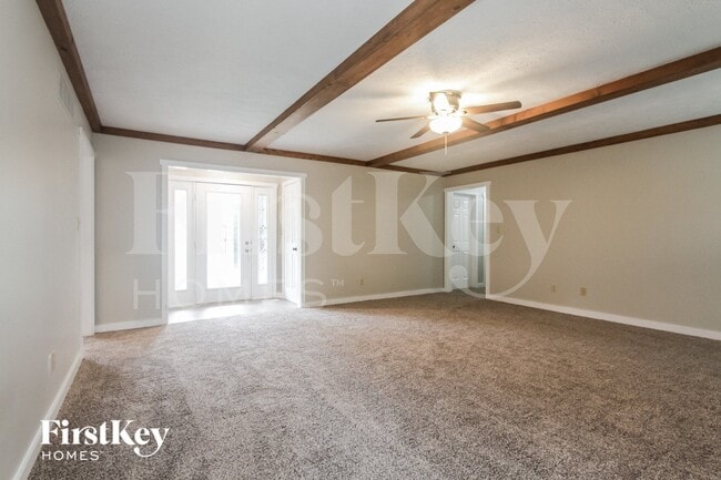 Photo - 525 Thornberry Dr