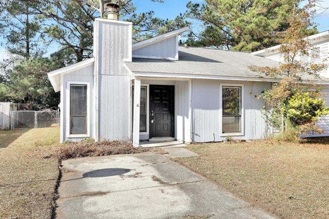 Building Photo - Adorable Duplex! Rental