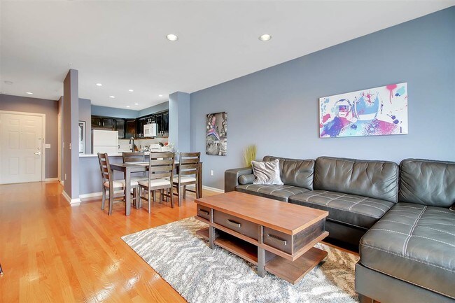 Photo - 142 The Promenade