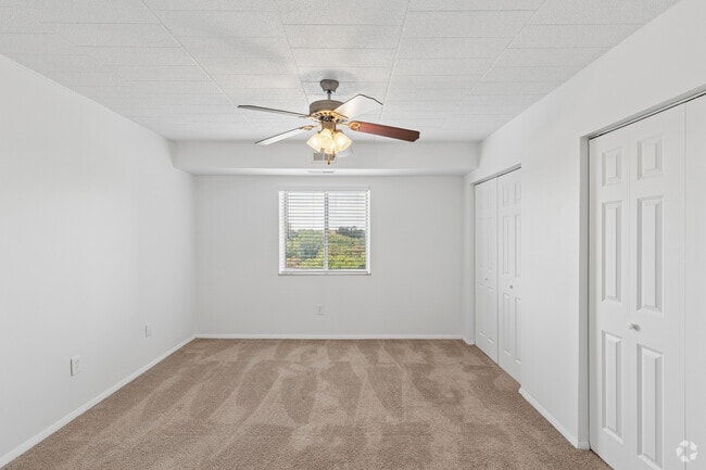 1BR, 1BA - 900SF - Bedroom